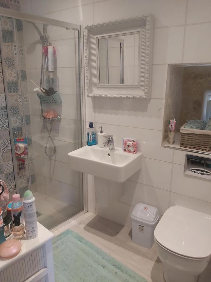 One Bedroom Apartment Qormi Luaran gambar